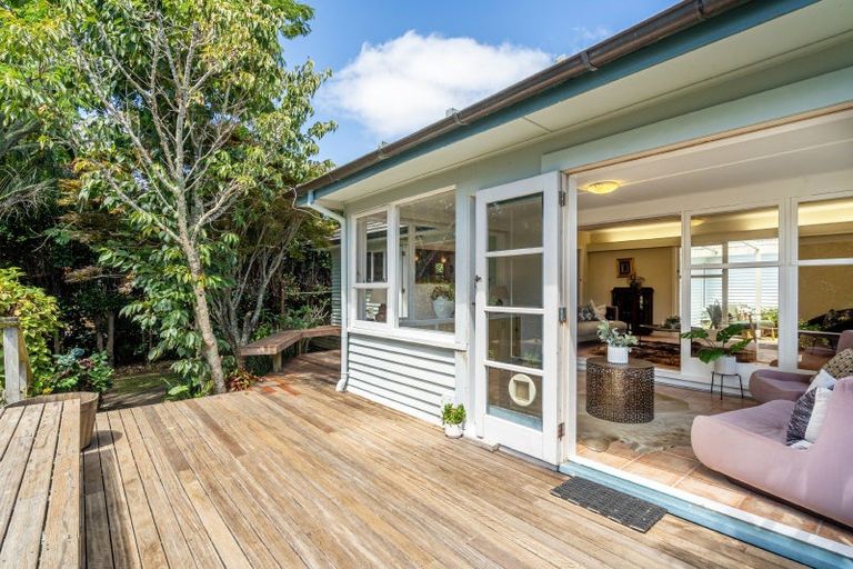 Photo of property in 2/12 Maleme Avenue, Belmont, Auckland, 0622