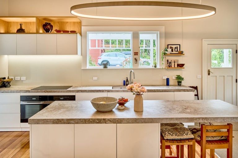 Photo of property in 6 Ngaio Gorge Road, Ngaio, Wellington, 6035