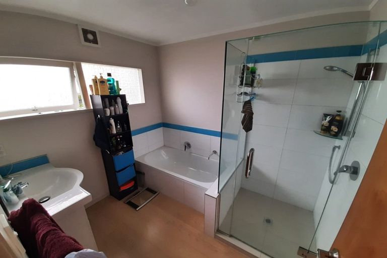 Photo of property in 2/73 Newhaven Terrace, Mairangi Bay, Auckland, 0630