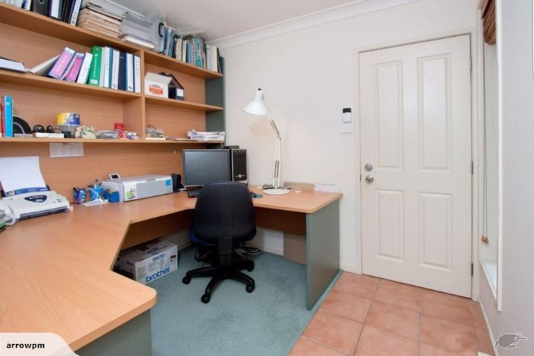 Photo of property in 12 Greenleaf Way, Northcross, Auckland, 0630