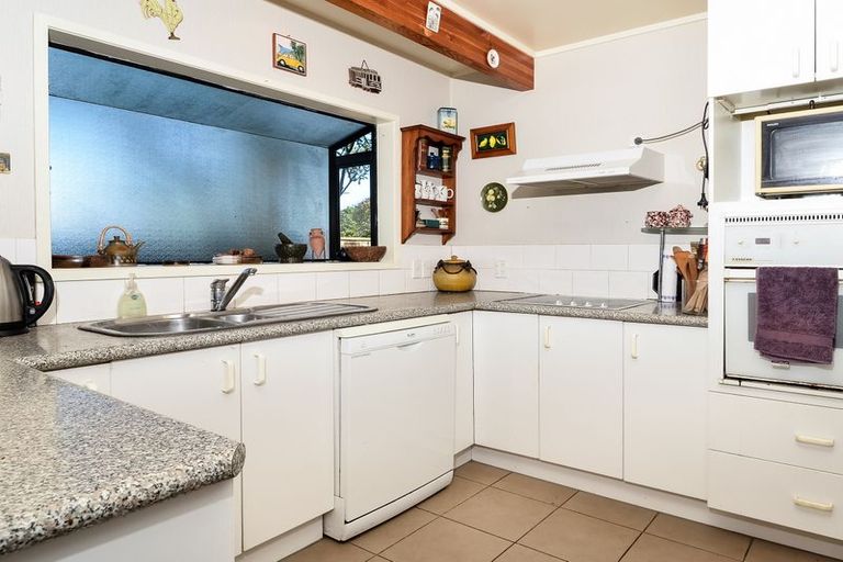 Photo of property in 1/95 Sturges Road, Henderson, Auckland, 0612