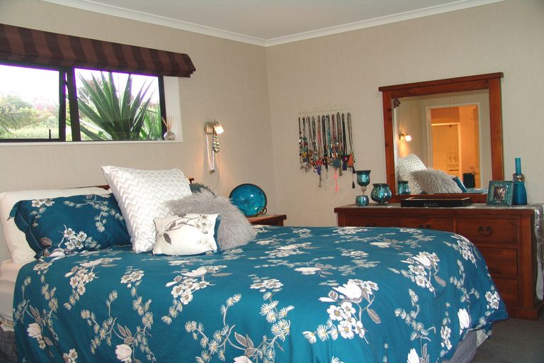 Photo of property in 17 Mangauika Road, Pirongia, Te Awamutu, 3876