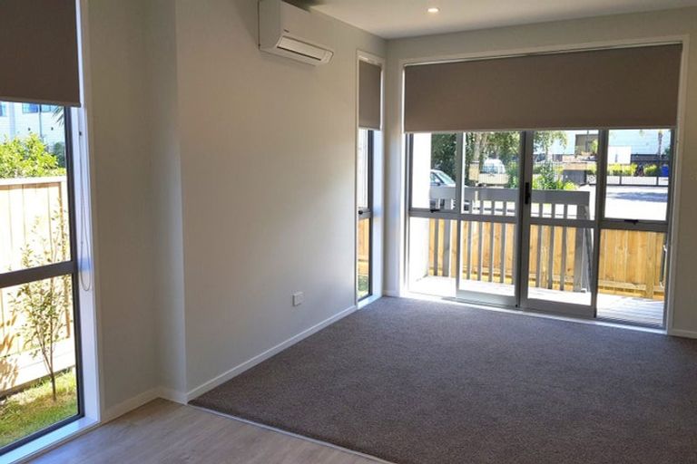 Photo of property in 1/51 Wharf Road, Te Atatu Peninsula, Auckland, 0610