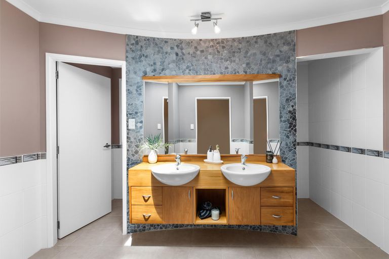 Photo of property in 12 Cooper Crescent, Morrinsville, 3300