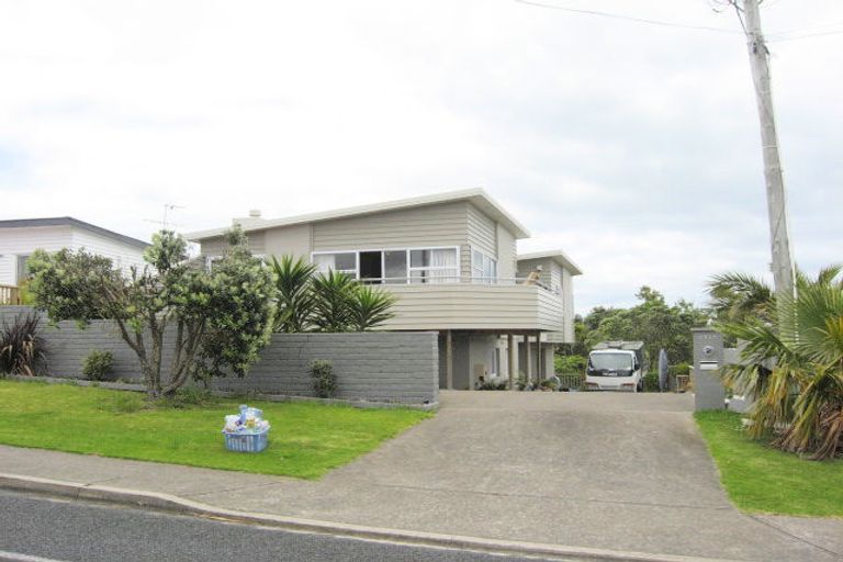 Photo of property in 1317 Whangaparaoa Road, Army Bay, Whangaparaoa, 0930