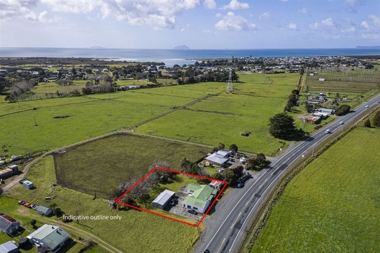 Photo of property in 2725 State Highway 1, Ruakaka, Whangarei, 0171