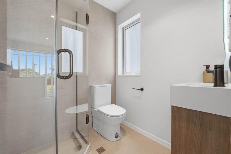 Photo of property in 1/186 Forrest Hill Road, Forrest Hill, Auckland, 0620