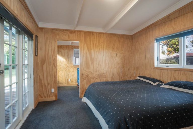 Photo of property in 14 Parata Street, Two Mile Bay, Taupo, 3330