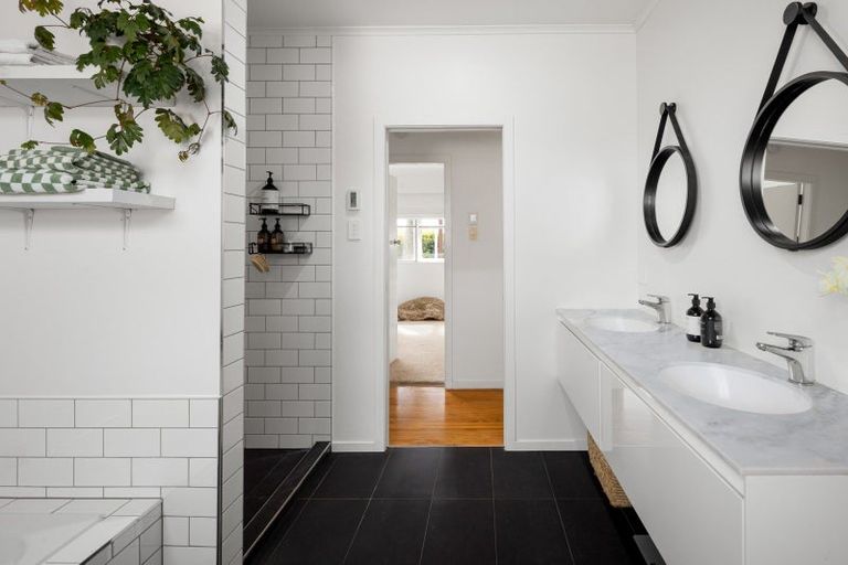 Photo of property in 139 Williams Street, Cambridge, 3434