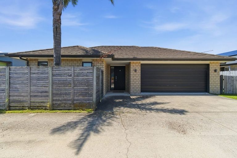 Photo of property in 5 Ella Place, Papamoa Beach, Papamoa, 3118