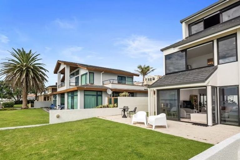 Photo of property in 1/15 Craig Road, Milford, Auckland, 0620