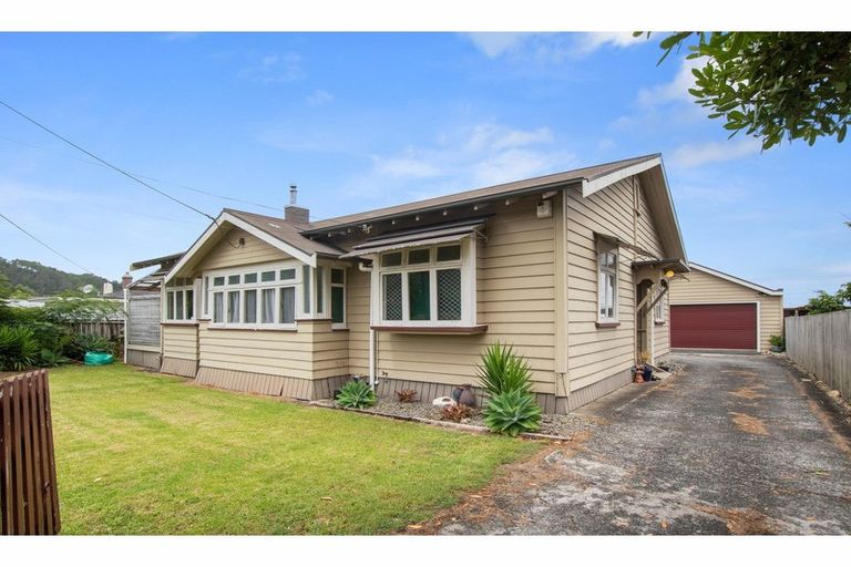 Photo of property in 8 Shortland Street, Regent, Whangarei, 0112