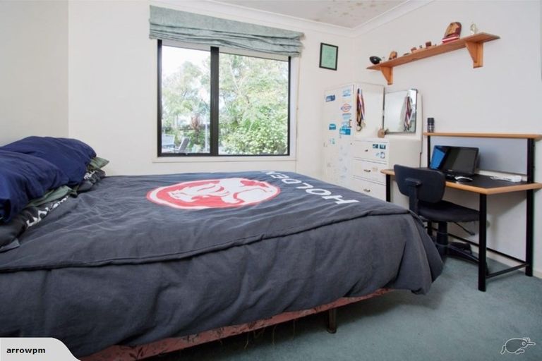 Photo of property in 12 Greenleaf Way, Northcross, Auckland, 0630