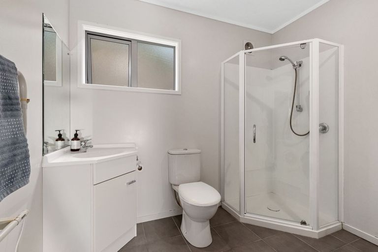 Photo of property in 3 Reynolds Place, Torbay, Auckland, 0630