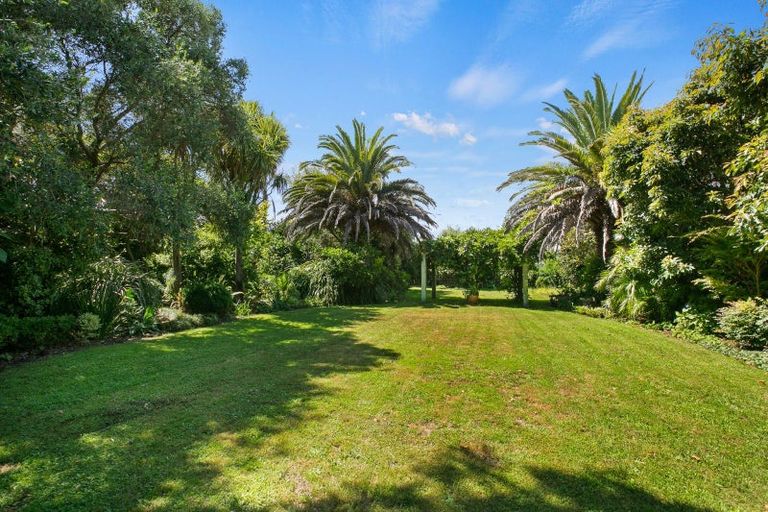 Photo of property in 7-9 Mace Terrace, Oakura, 4314