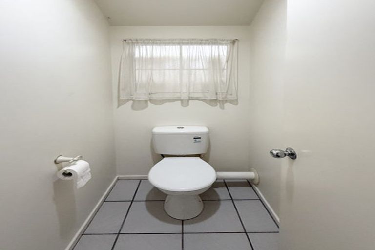 Photo of property in 38a Cherub Place, West Harbour, Auckland, 0618