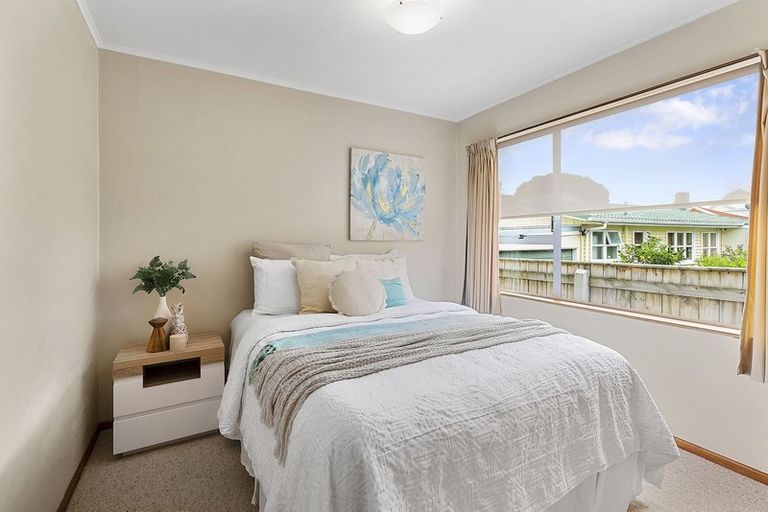 Photo of property in 52 Steyne Avenue, Plimmerton, Porirua, 5026