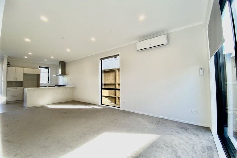 Photo of property in 6 Awamarino Way, Westgate, Auckland, 0614