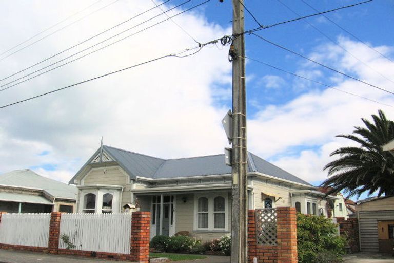 Photo of property in 13 Bay Street, Petone, Lower Hutt, 5012