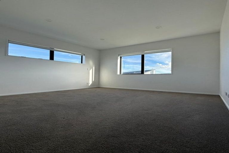 Photo of property in 5 Aquamarine Road, Rosehill, Papakura, 2113