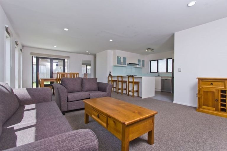 Photo of property in 3a Mcleod Road, Henderson, Auckland, 0612