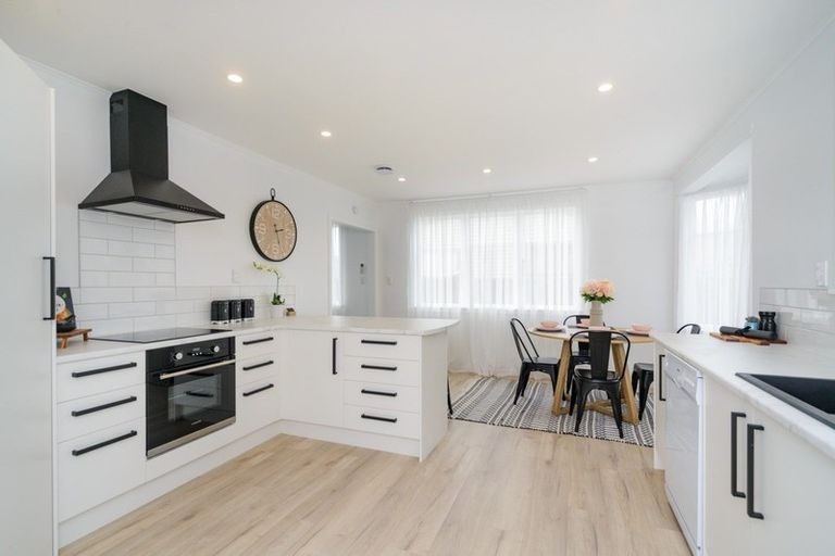 Photo of property in 6 Coventry Street, Highbury, Palmerston North, 4412