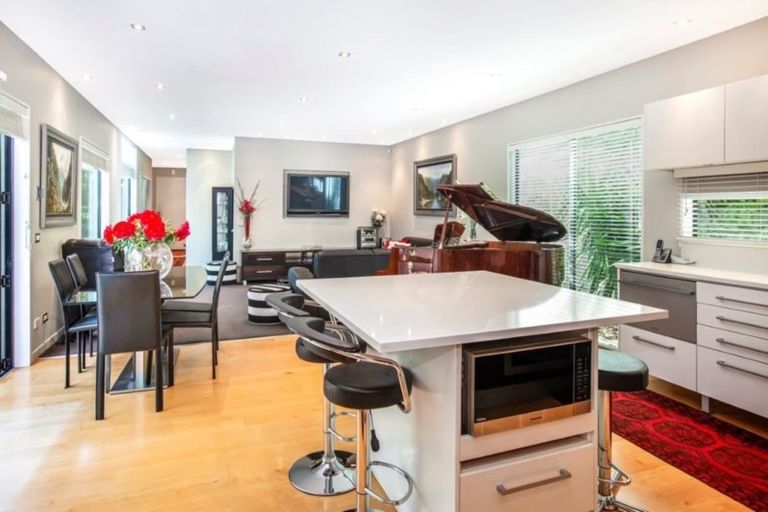 Photo of property in 94 Office Road, Merivale, Christchurch, 8014