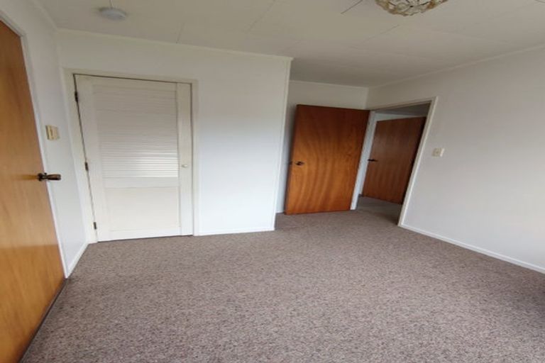 Photo of property in 47 Meadowood Drive, Unsworth Heights, Auckland, 0632