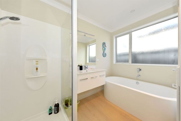 Photo of property in 36 Solander Road, Pegasus, 7612