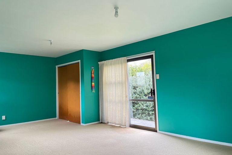 Photo of property in 15 Kotinga Avenue, Glen Eden, Auckland, 0602