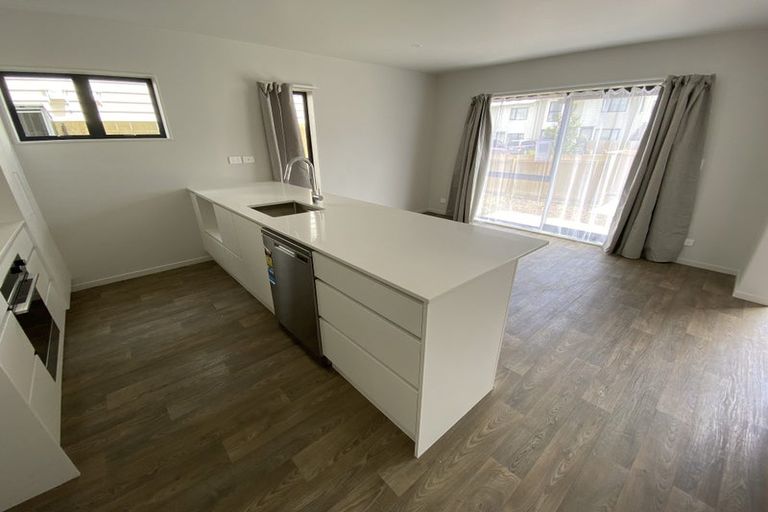 Photo of property in 34 Matawhanga Drive, Wattle Downs, Auckland, 2103