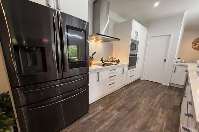 Photo of property in 15 Opal Avenue, Timberlea, Upper Hutt, 5018