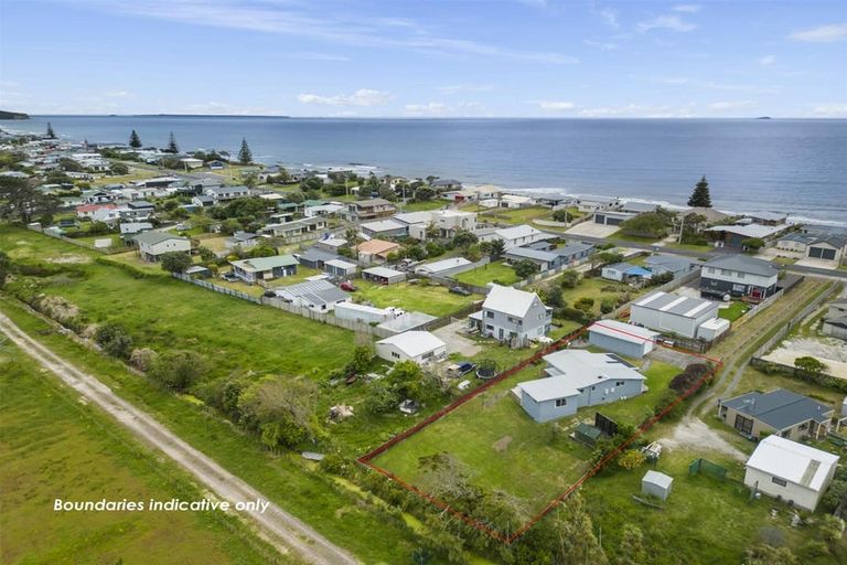 Photo of property in 450 Pukehina Parade, Pukehina, Te Puke, 3189