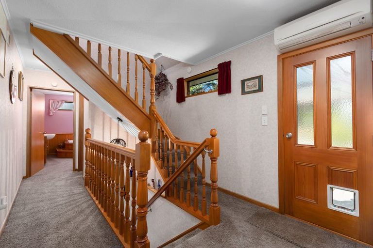 Photo of property in 74 Kinmont Crescent, Kinmont Park, Mosgiel, 9024