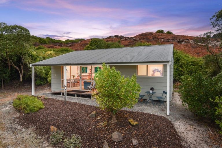 Photo of property in 930 Harington Point Road, Harington Point, Dunedin, 9077