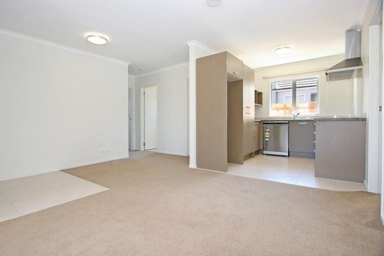 Photo of property in 58 Kenderdine Road, Papatoetoe, Auckland, 2025