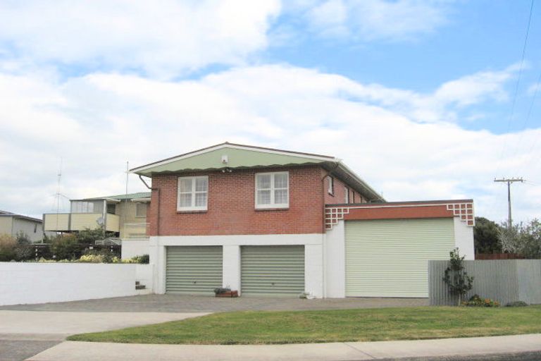 Photo of property in 2 Bruce Street, Whitianga, 3510
