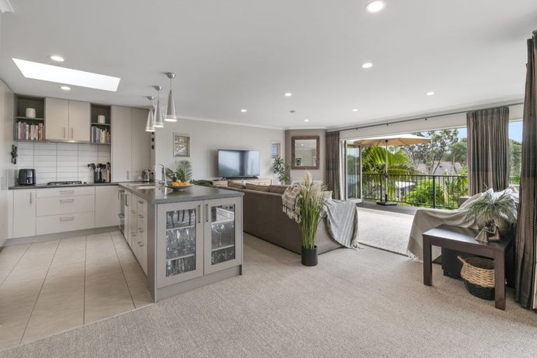 Photo of property in 31a Ocean View Road, Hatfields Beach, Orewa, 0931