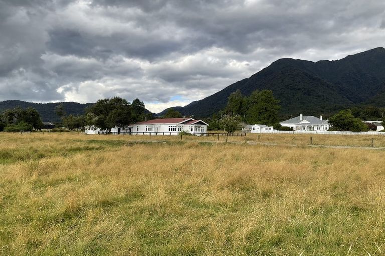Photo of property in 28 Cook Flat Road, Fox Glacier, 7886