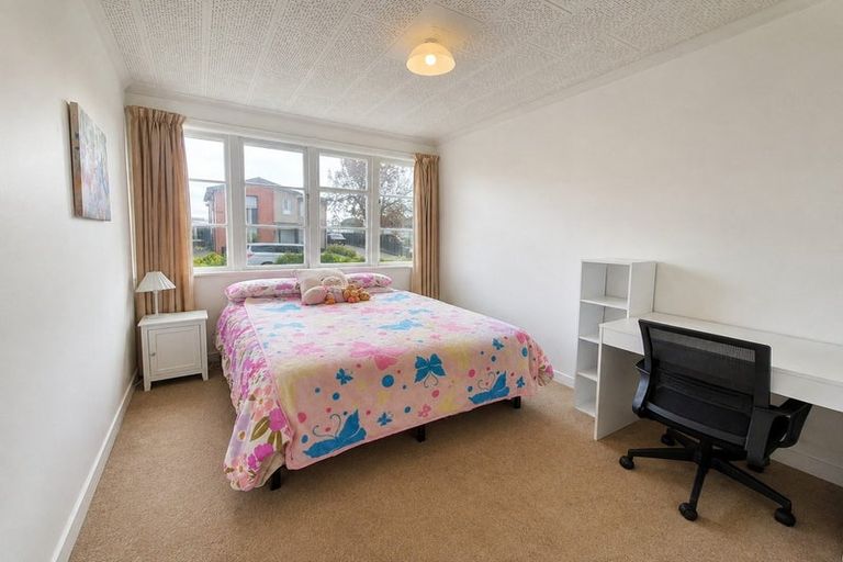 Photo of property in 18 Hillary Crescent, Upper Riccarton, Christchurch, 8041