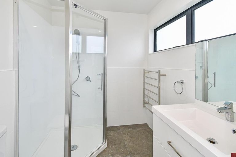 Photo of property in 39 Tapuwae Way, Mangere Bridge, Auckland, 2022