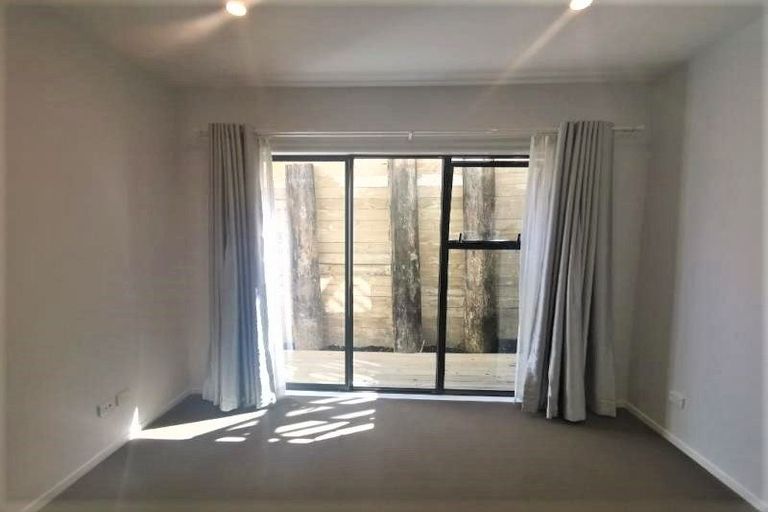 Photo of property in 13c Orton Street, Glenfield, Auckland, 0627