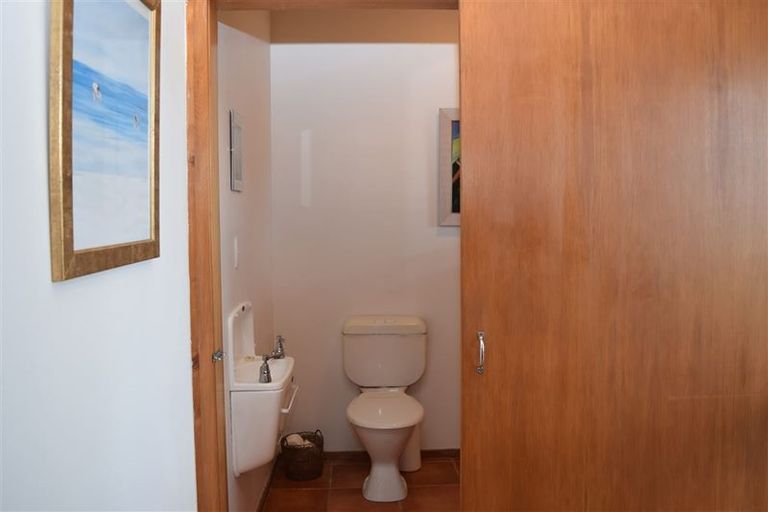 Photo of property in 82 Ocean Beach Road, Tairua, 3508