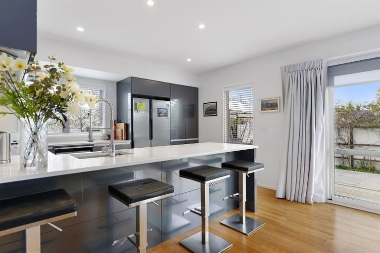 Photo of property in 1 Merivale Lane, Merivale, Christchurch, 8014