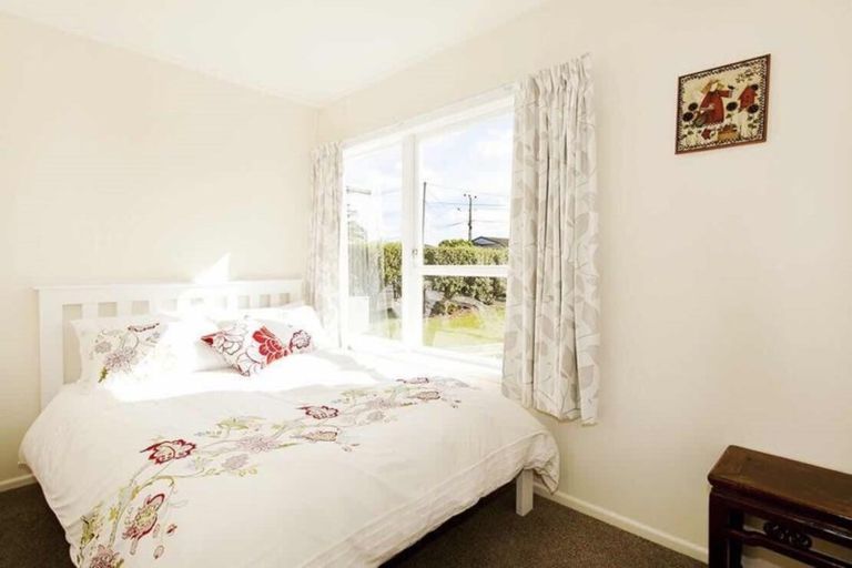 Photo of property in 1009 Whangaparaoa Road, Tindalls Beach, Whangaparaoa, 0930