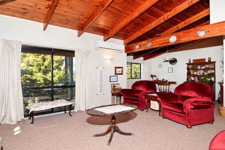 Photo of property in 1/95 Sturges Road, Henderson, Auckland, 0612