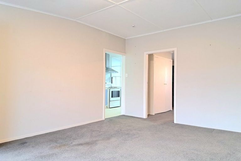 Photo of property in 1/33 Queen Street, Upper Hutt Central, Upper Hutt, 5018