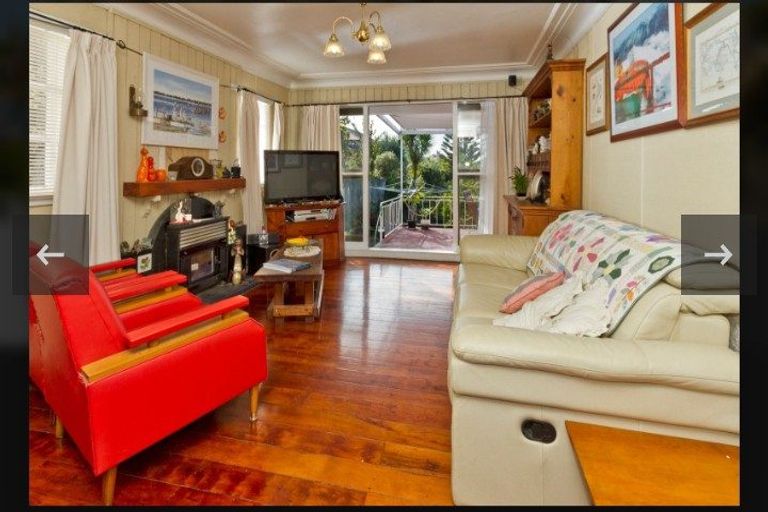 Photo of property in 50 Hebron Road, Waiake, Auckland, 0630