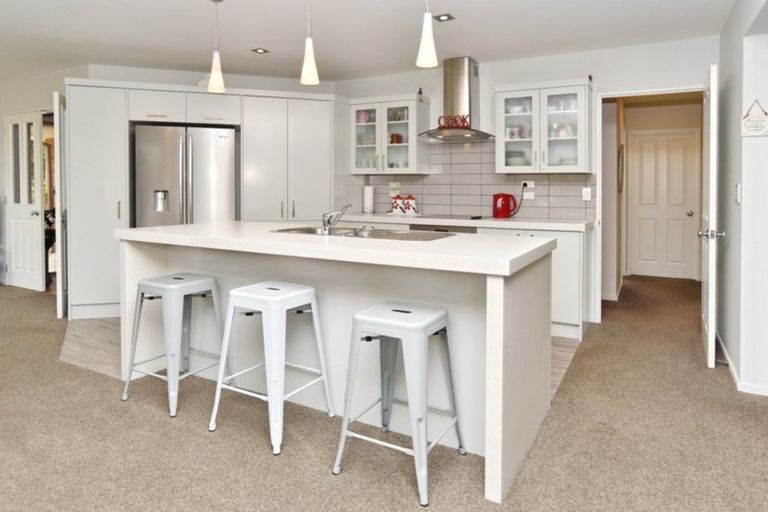 Photo of property in 21 Providence Place, Redwood, Christchurch, 8051