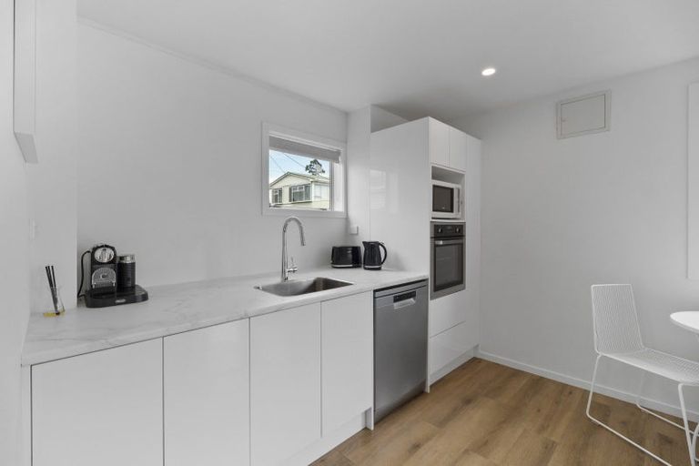 Photo of property in 30 Third Avenue, Urenui, 4377